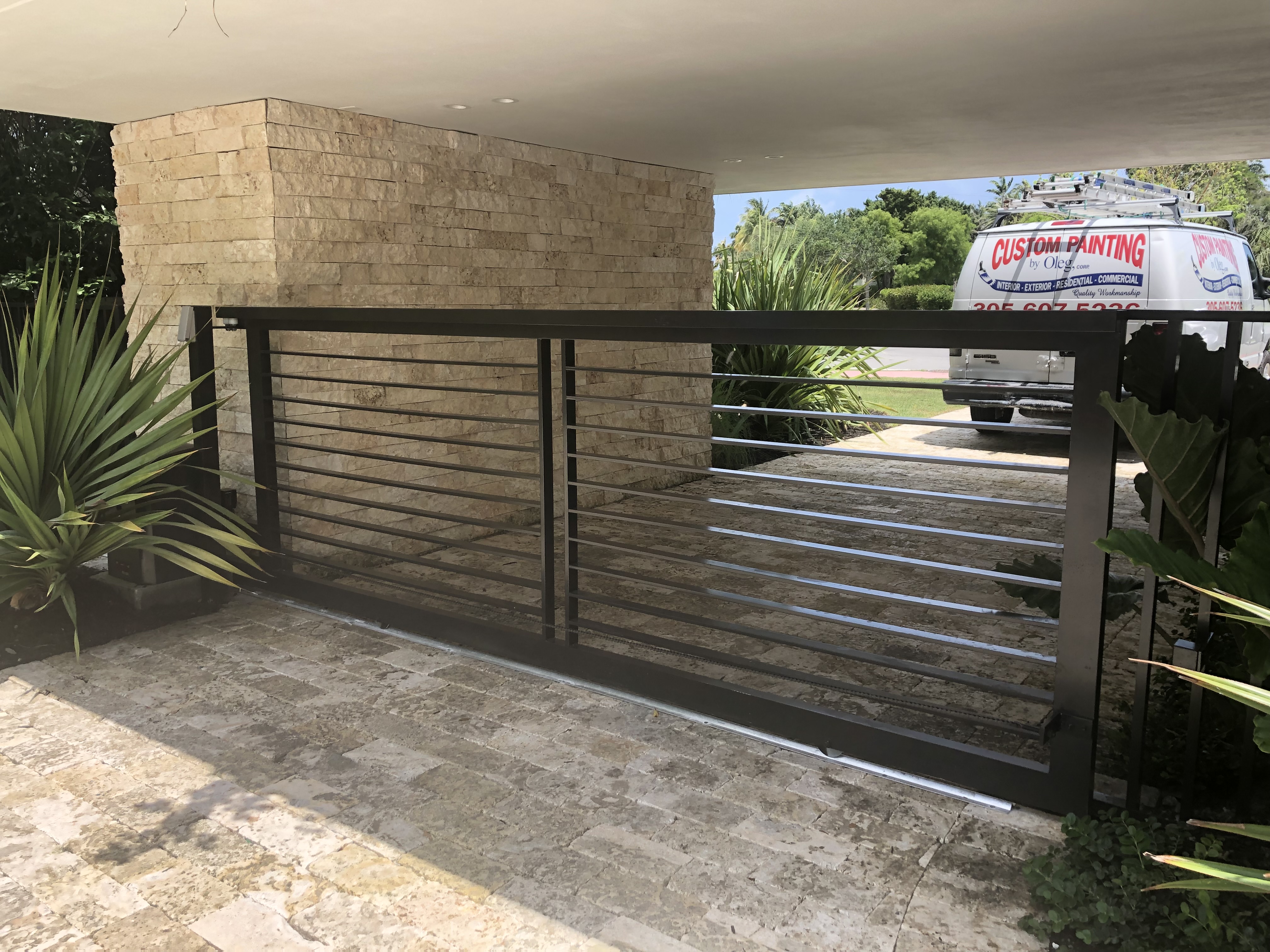 Horizontal Tube Aluminum Covered Parking Gate