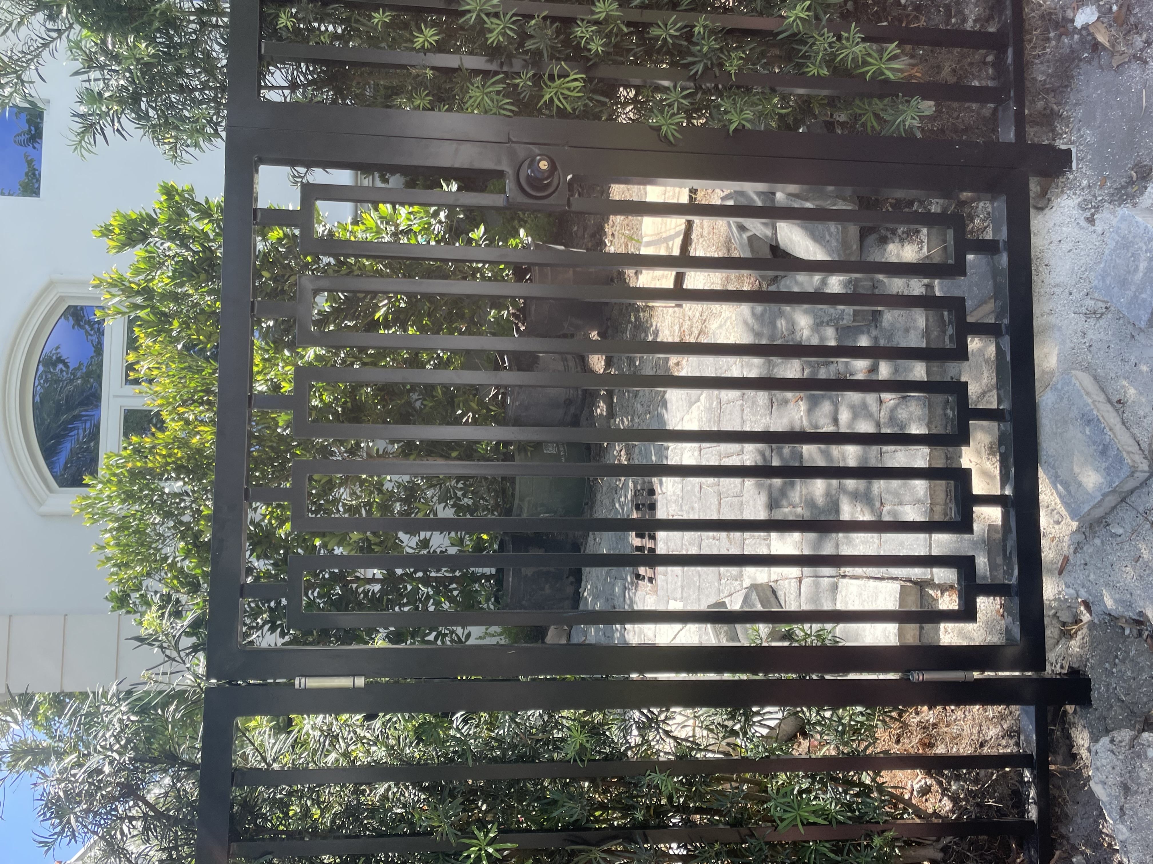 Asymmetric Horizontal Pedestrian Gate with Lock