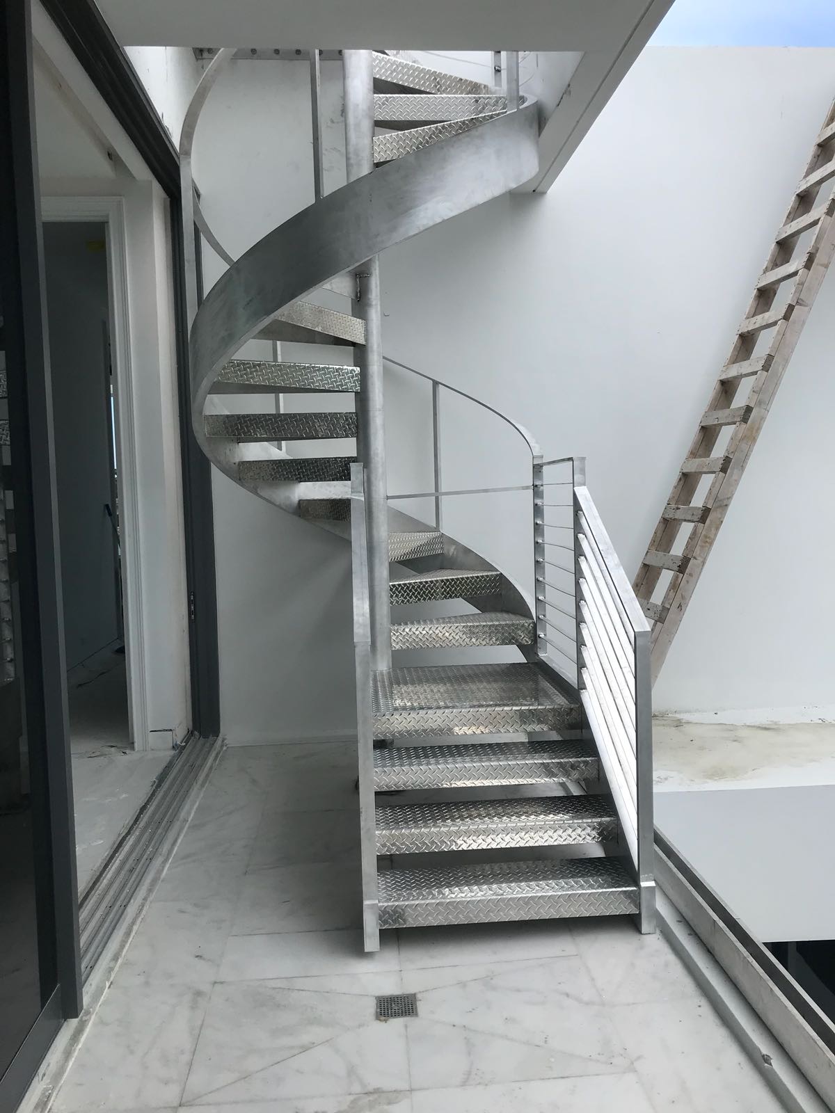 Aluminum Spiral Staircase with Diamond Plate Treads